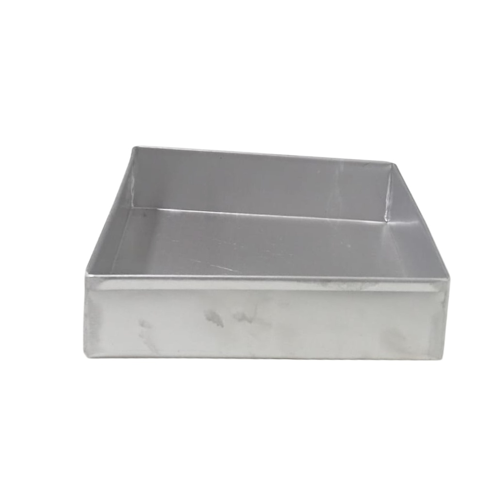 8*8 SQ CAKE TRAY (LENGTH 20.5CM WIDTH 20CM DEPTH 5CM)