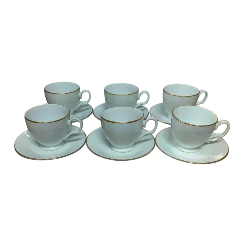 Gold-line porcelain tea cups and saucers, 12 pieces