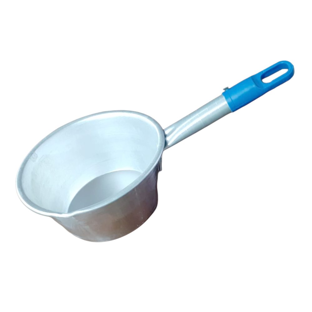 Aluminium milk pan with plastic handle