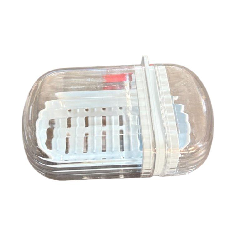 Clear travel soap case with drainer